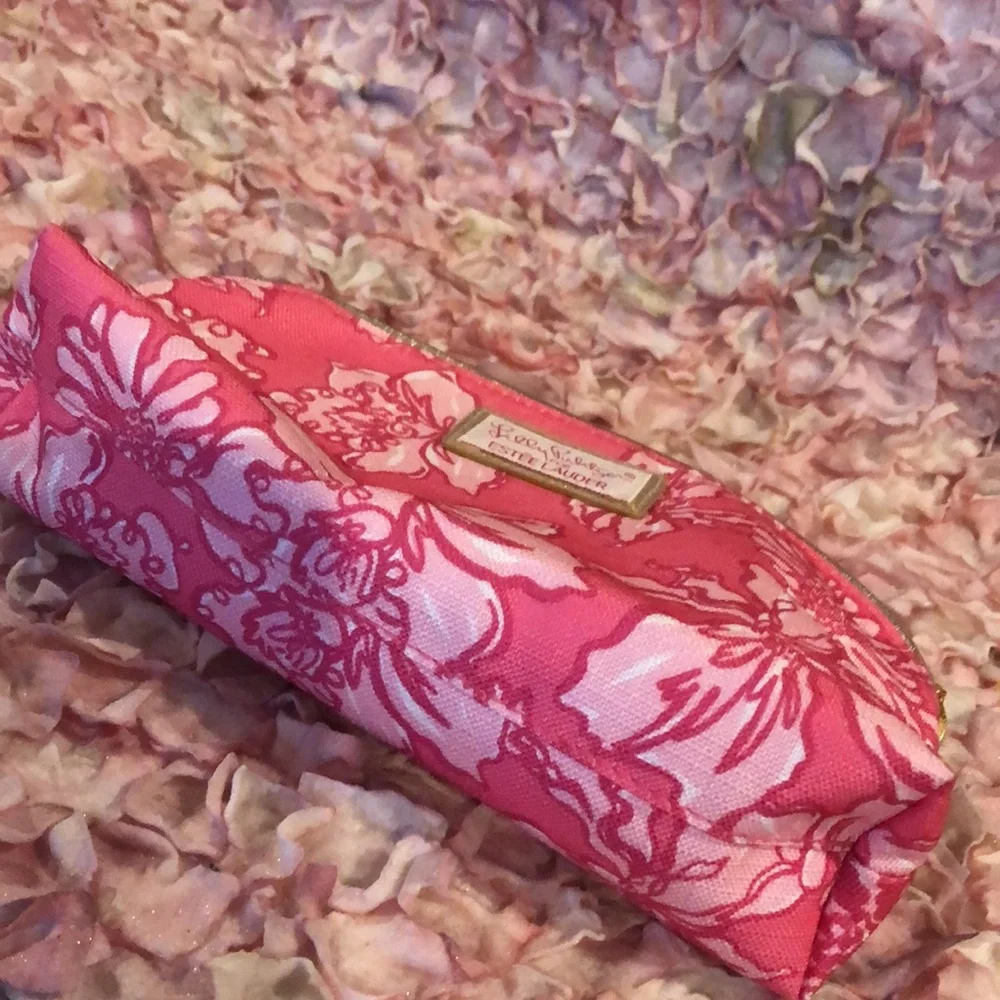 Lilly Pulitzer Keychain Pink Floral Gold Tone and pink cosmetic bag